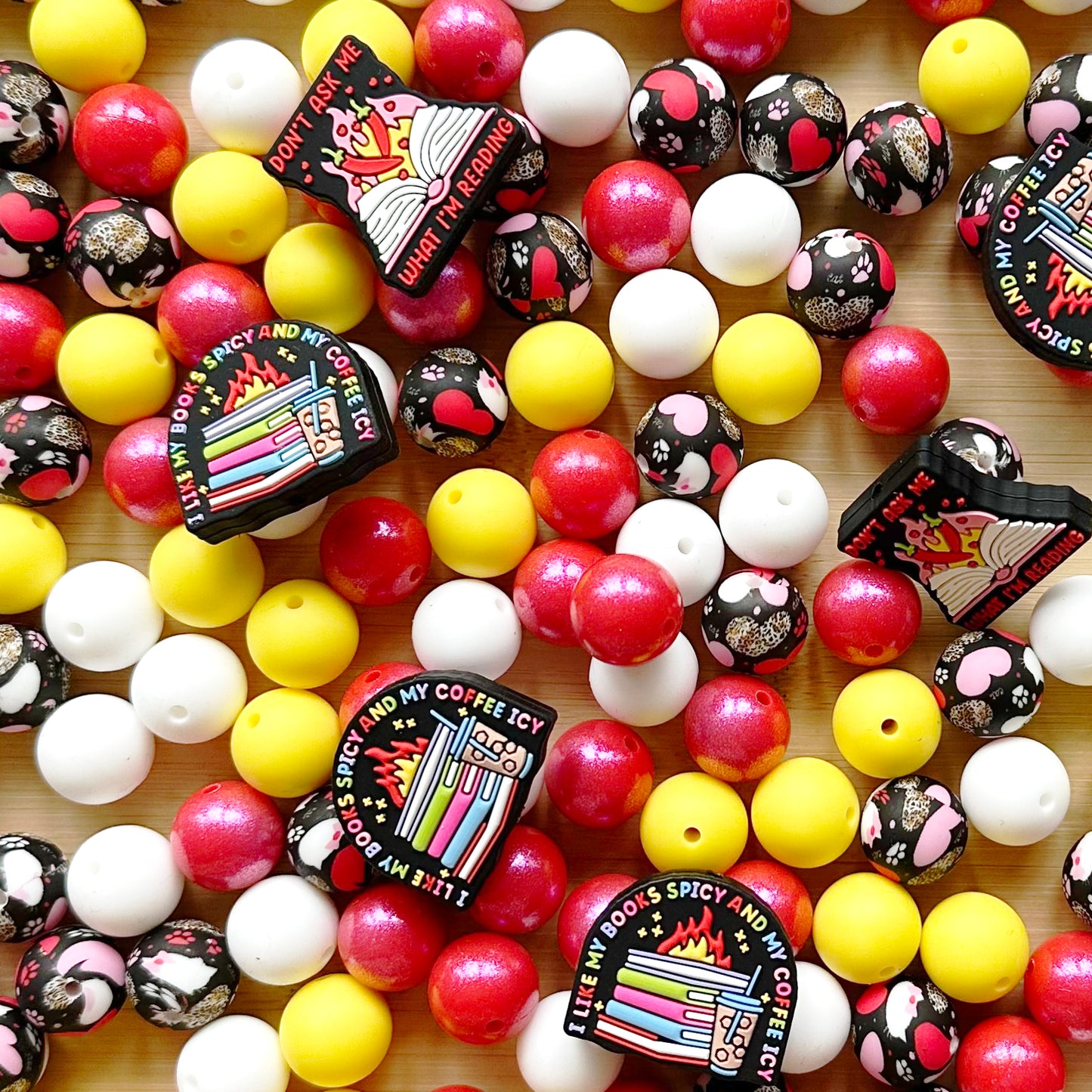 24Pcs Silicone Beads Focal Beads Assorted Lot,Keychain Beads,Mix Bead