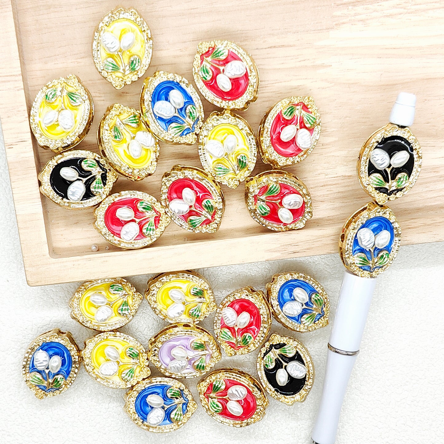 Oval Shaped Pearl Floral Enamel Fancy Metal Beads