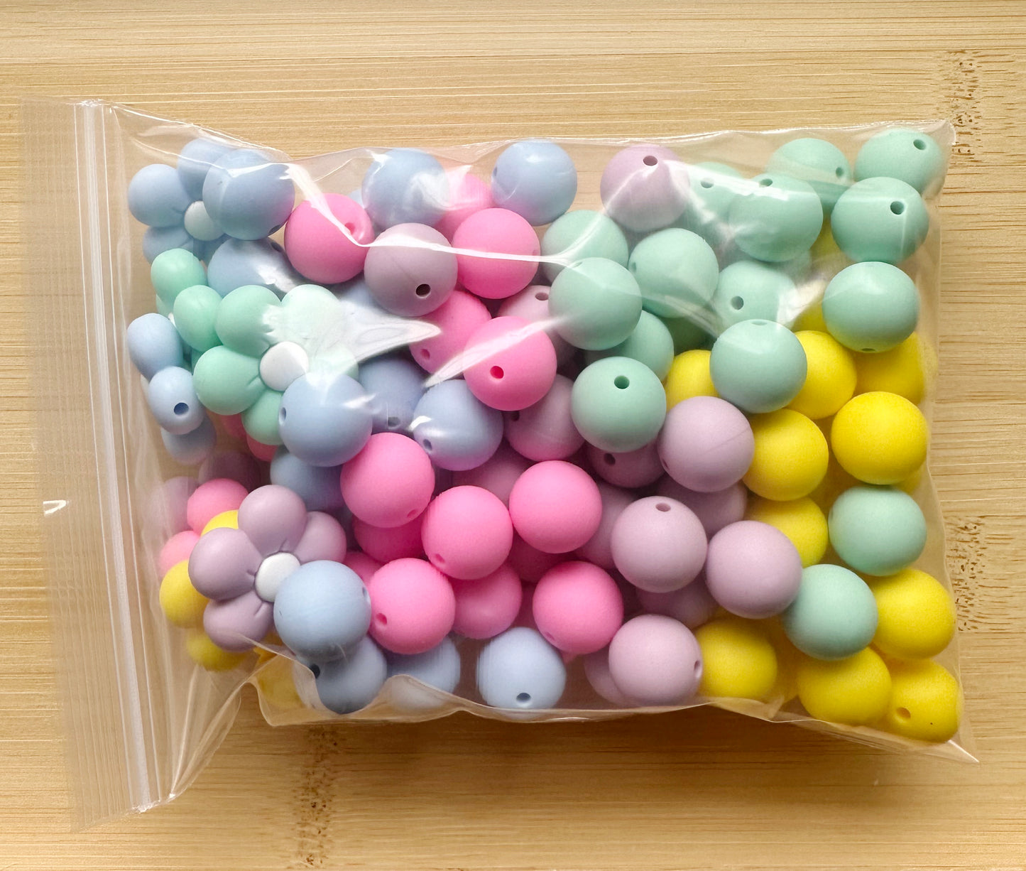 Flower Focal And 15mm Silicone Beads Assorted Pack 110Pcs