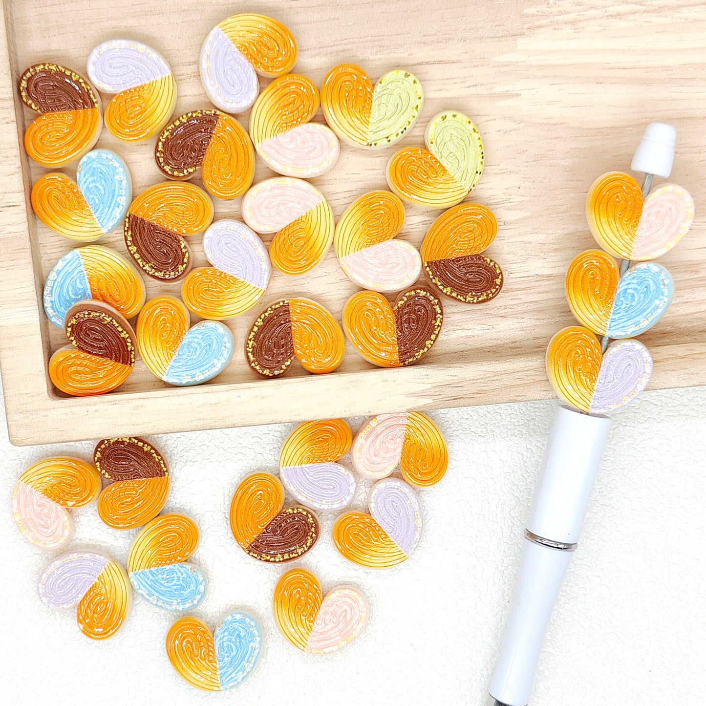 Two-Tone Swirl Heart Acrylic Beads,Assorted Beads