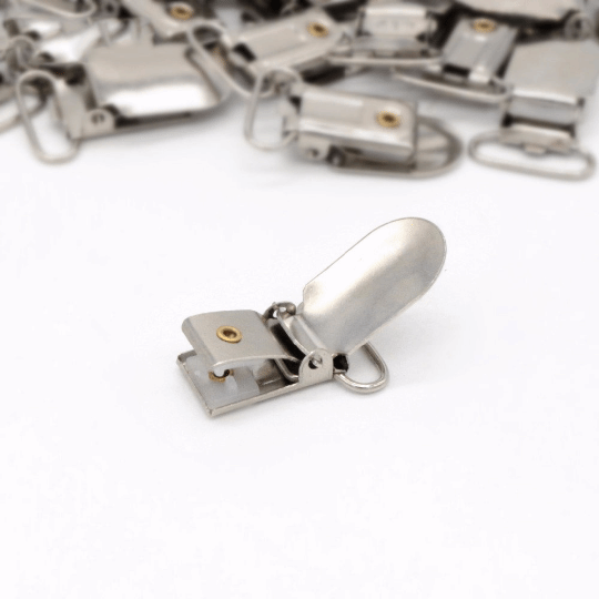 Metal Pacifier Chain Clasp