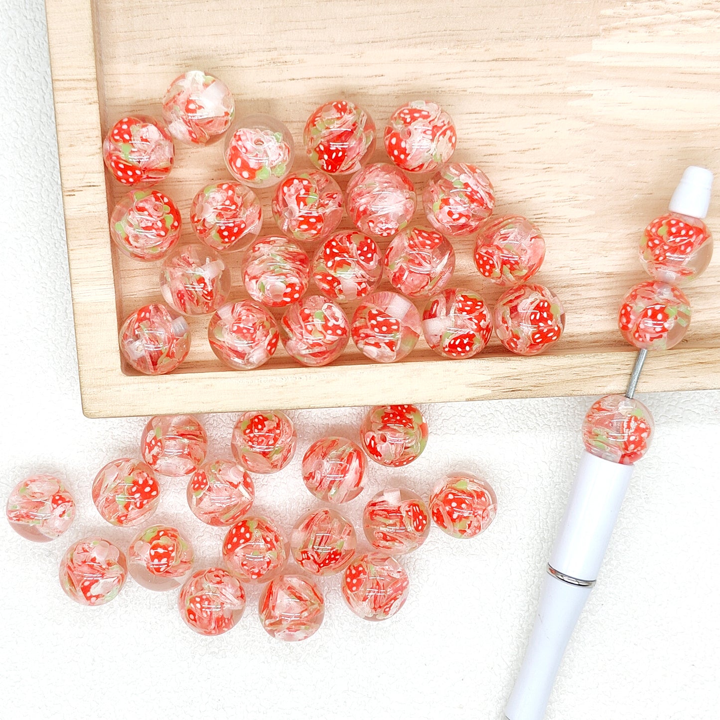 16mm 10Pcs Strawberry Pattern Resin Acrylic Beads