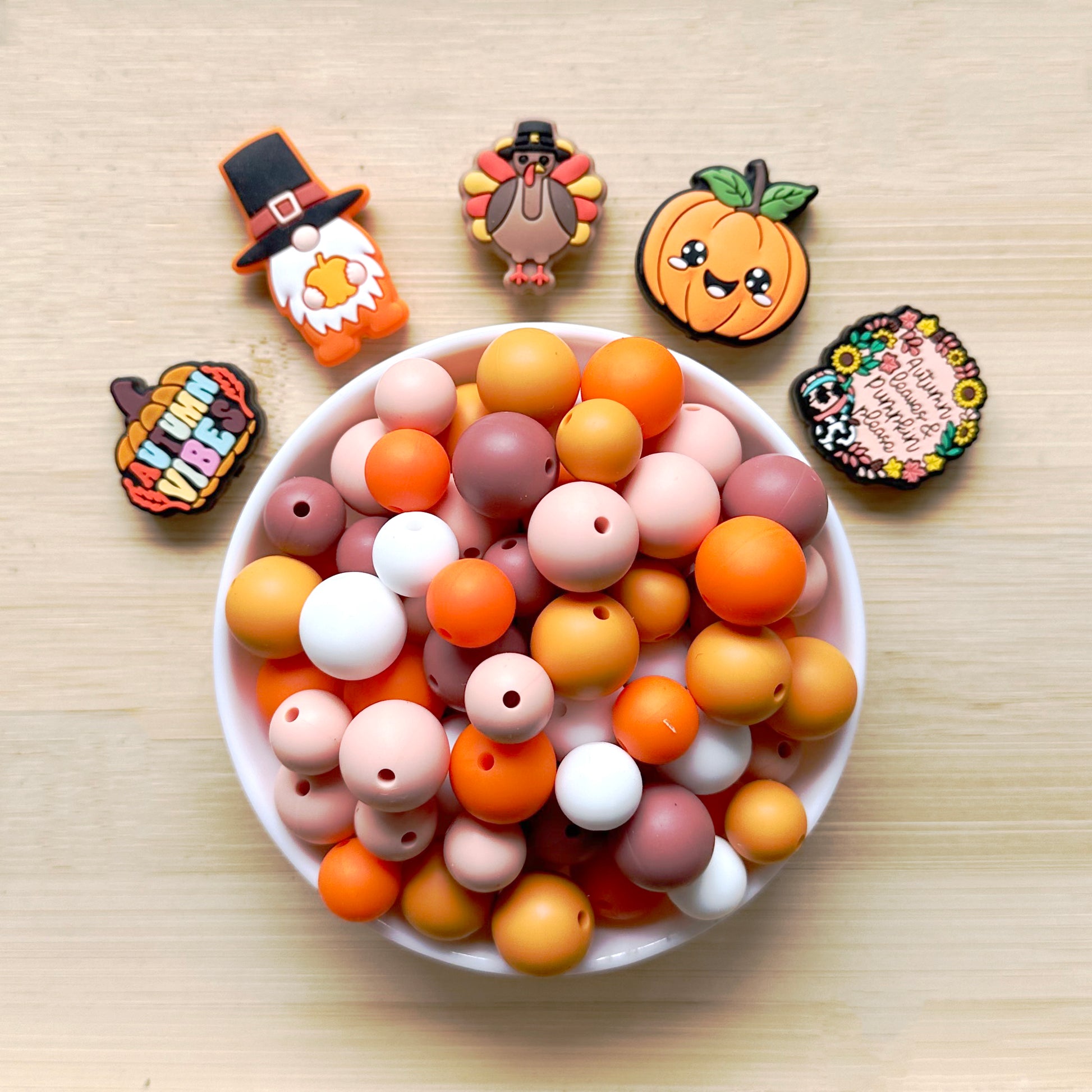 105Pcs Fall Thanksgiving Assorted Silicone Beads